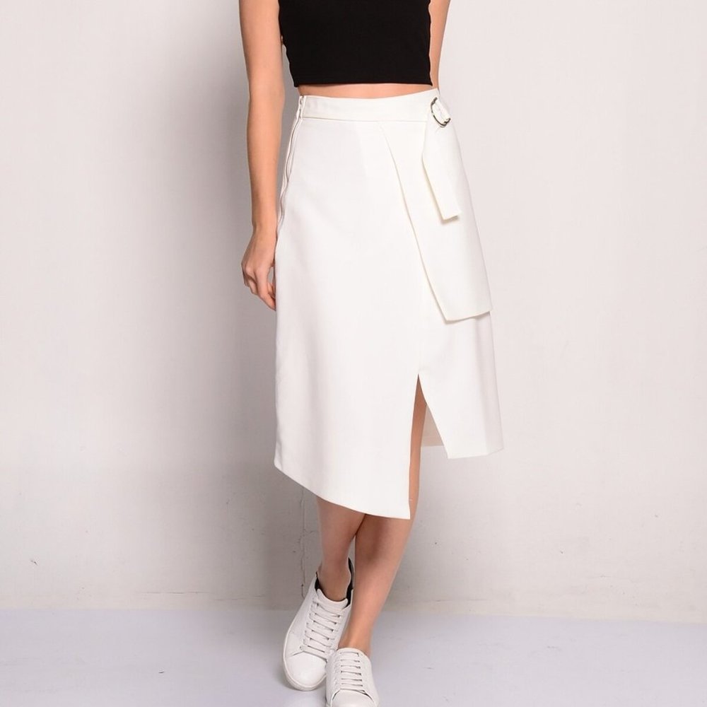 NWT Lavish Alice layered split d-ring tie skirt